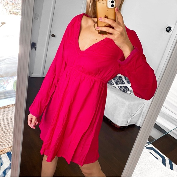 🌺 RESORT BOHO RASPBERRY RED CROCHET VNECK BEACH COVERUP! - Picture 4 of 12